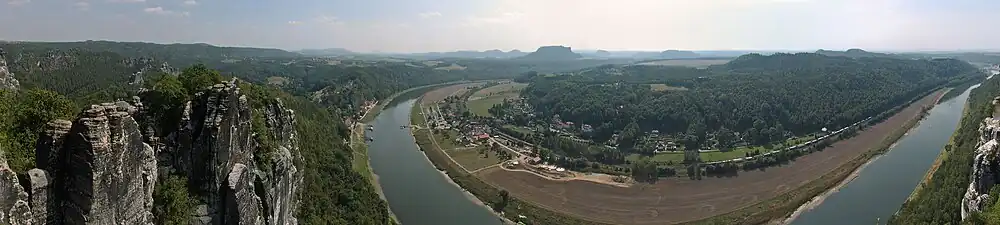 Panorama over het Elbedal vanaf de Bastei