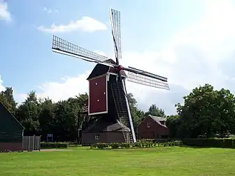 De standerdmolen St. Lindert