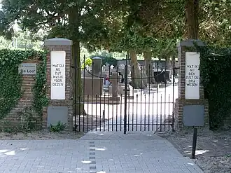 Ingang rooms-katholieke begraafplaats te Coevorden