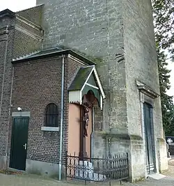 Entree en kruisbeeld