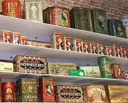 Blikkdosjes van cacaoproducten