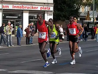 Kiplagat Kipchumba (nr. 97) bij de marathon in Berlijn (2008)