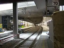 De nieuwe perrondelen aan de oostkant vlak voor de opening in 2008.