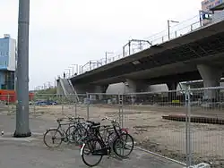 Station vanaf ArenA Boulevard (2005)