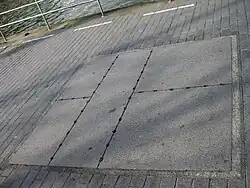 Zonder titel - 11-delig (2003), Muelle de Evaristo Ghurruca in Bilbao