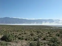 Ronddwarrelend alkalistof boven Owens Lake in april 2008