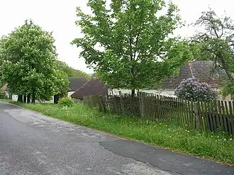 Weg langs het dorp (2009)