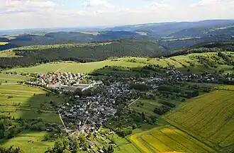 Luchtfoto van het dorp Böhlen