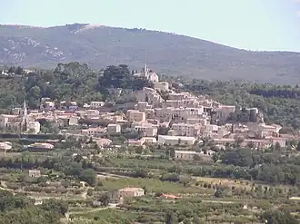Bonnieux gezien van Lacoste