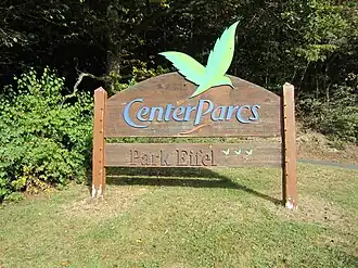 Bord bij de ingang van het park