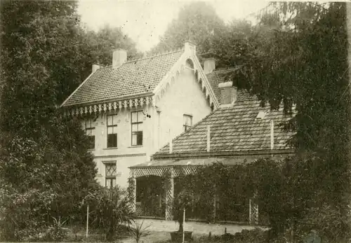 Aanzicht veranda aan zuidzijde begin 20e eeuw. Kort daarna afgebroken.