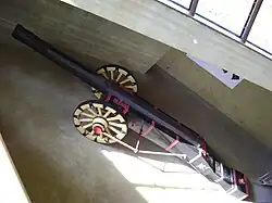 Boze Griet, een smeedijzeren kanon uit 1511, in het Bastionder museum