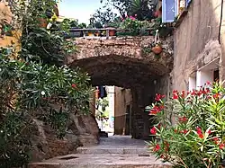 In de steegjes van de Torra d'Erbalunga