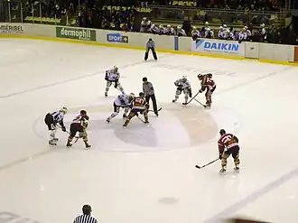 Finale van de Franse ligabeker ijshockey 2012 op de ijsbaan van Méribel: de Diables Rouges de Briançon tegen de Pingouins de Morzine-Avoriaz