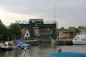 De Overhaal, een stalen scheepslift die de Broekerhaven verbindt met de polder Het Grootslag.