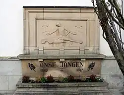 Monument aux Morts (1952), Bous