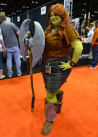 Vrouw verkleed als Oger Fiona