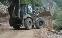 Caterpillar 434F van de VCG, de krijgsmacht van Montenegro