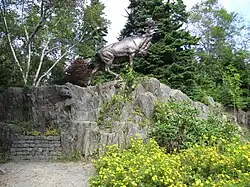 Het kariboestandbeeld van Bowring Park