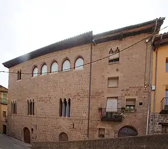 De voorgevel van het Huis Graells in de Carrer dels Graells