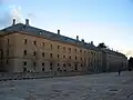Huizen tegenover het klooster van El Escorial.