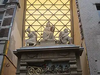 Ingang met monumentale Rasphuispoort aan de Heiligeweg