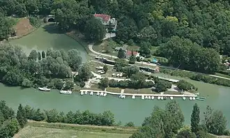 De ingang van de tunnel met de sluis