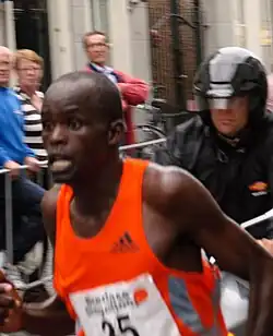Charles Koech wint Singelloop Breda 2006