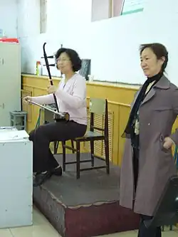 Lerares met schoolhoofd