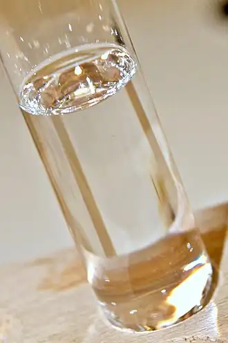 Chloroform is een kleurloze vloeistof