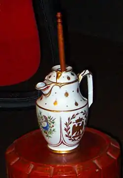 Chocoladekan in Empirestijl (begin 19e eeuw, Salon du chocolat, Parijs.