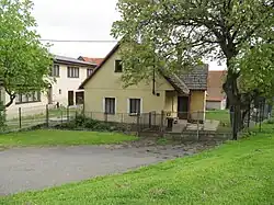 Huis in het dorp (2012)