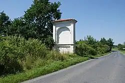 Een van de twee niskapellen (2010)