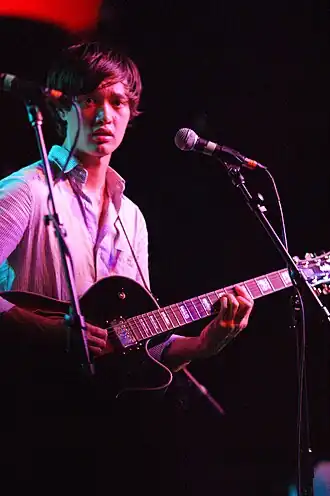 In het voorjaar van 2010 stond zanger en gitarist Chris Chu met zijn band The Morning Benders in het voorprogramma van Broken Bells.