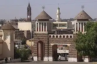 De Enda Mariamkerk (voorgrond) in Asmara