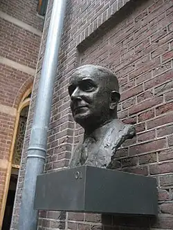 Buste van Cleveringa, Academiegebouw (Leiden) (1981)