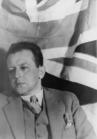 Colin McPheegefotografeerd door Carl Van Vechten in 1935