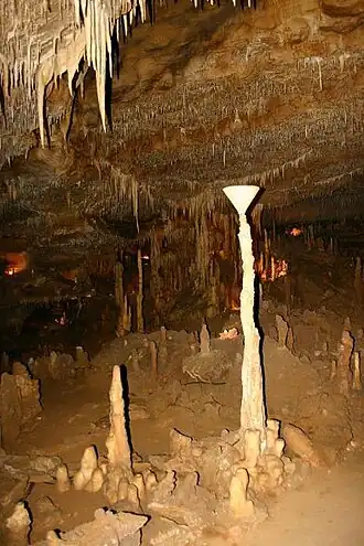 Stalagmieten in de eerste grot van Cougnac