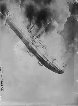 De L2 stort vlak bij de luchtbasis Johannisthal neer.