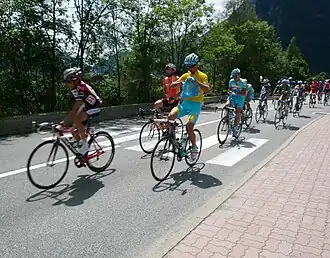 Het peloton tijdens het Critérium du Dauphiné Libéré 2007.