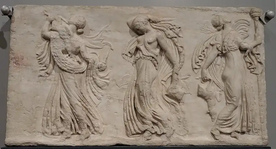 Dansende MaenadenNeoattisch reliëf naar model uit de 5e eeuw v.Chr., Museo Barracco