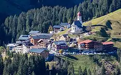 Het centrum van Damüls in de zomer