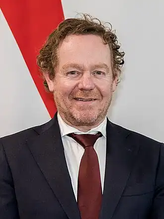 Van Weel (2025)