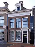 Woonhuis onder voor afgeschuind zadeldak (Rabobank)