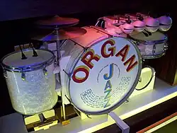 Drumstel van een 105-toets Decaporgel