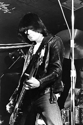 Dee Dee Ramone live in 1977.