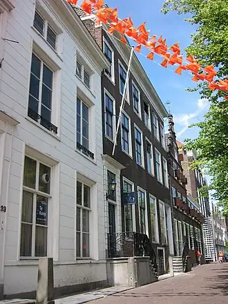 Pand met eenvoudige lijstgevel