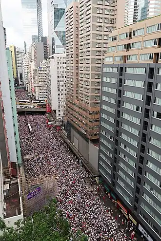 Protesten op 9 juni 2019 in Hennessy Road (Wan Chai).