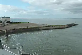 Zicht vanuit de Veerhaven, over het Marsdiep naar Texel.