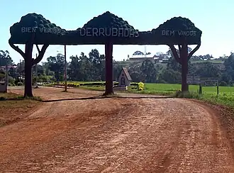 Entree van Derrubas op de hoofdstraat Av. Pelotas(RS-330)